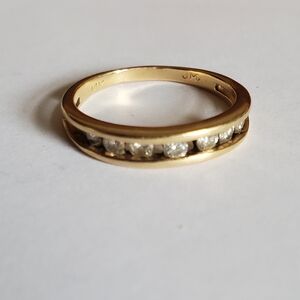 Elegant 14k Yellow Gold Diamond Band 7 Stone Ring Sz6